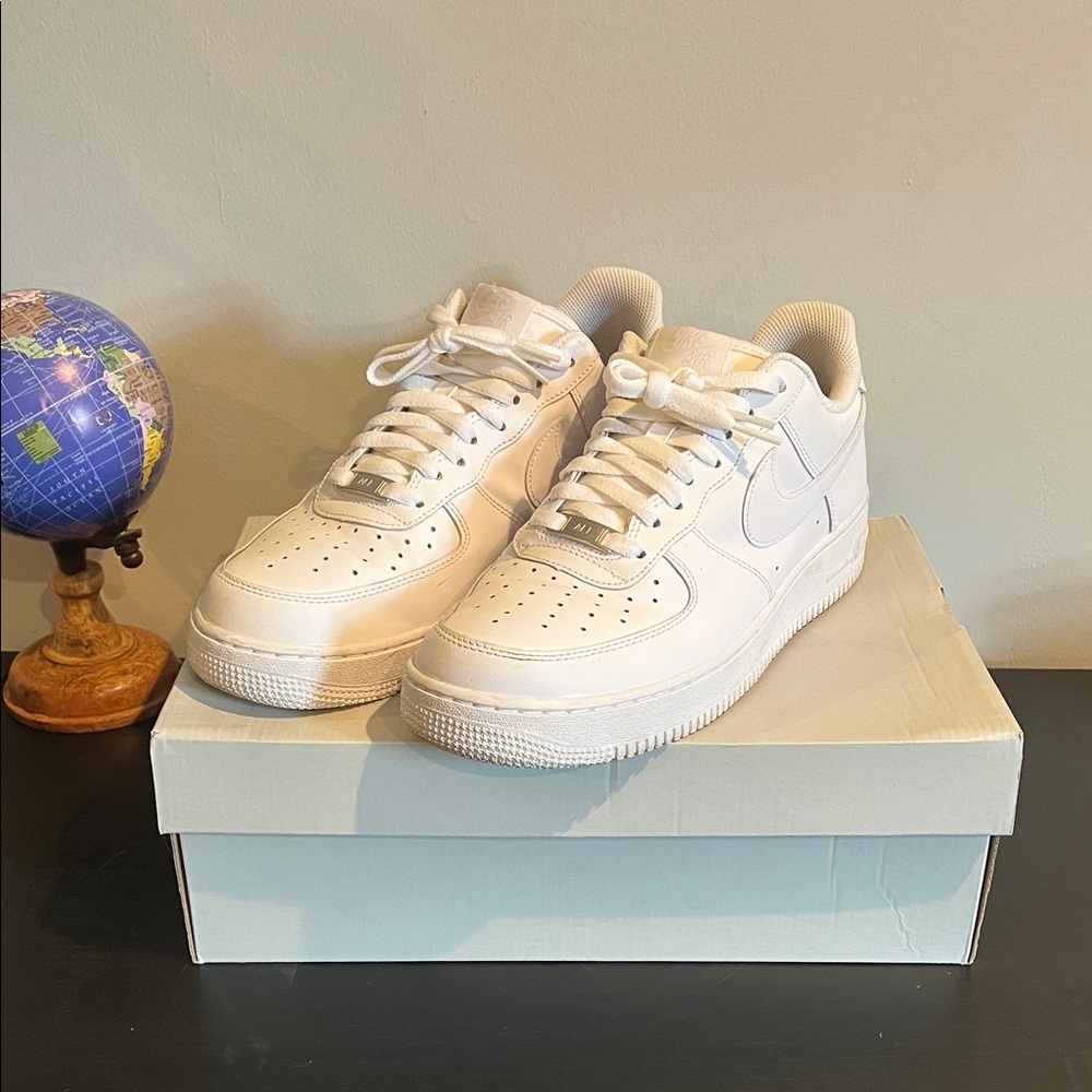 Nike Air Force 1s mens size 10 great condition